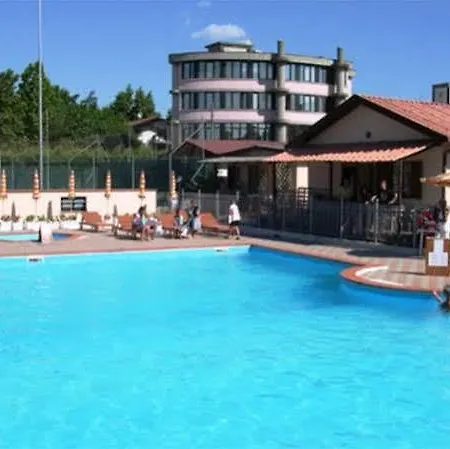 Happy Camping Village Tatil parkı 4*