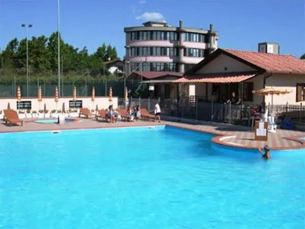 Happy Camping Village Kompleks wypoczynkowy 4*