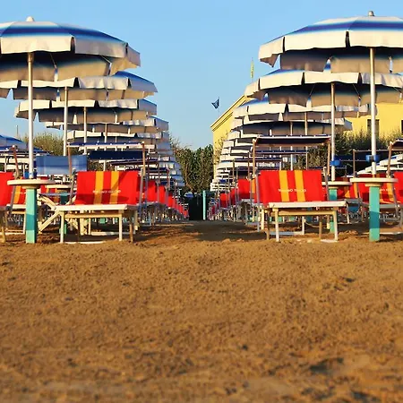 Happy Camping Village Parco vacanze 4*
