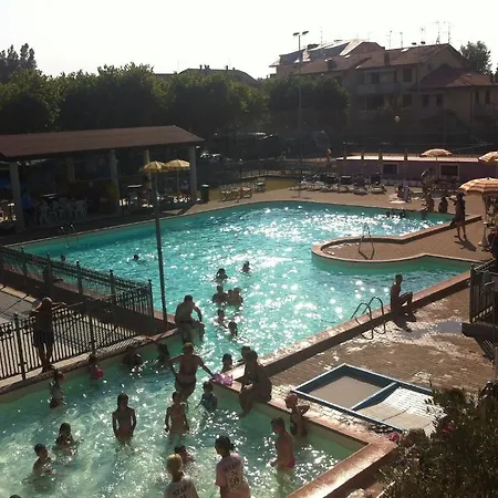 Happy Camping Village Parco vacanze 4*