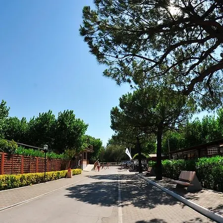 Happy Camping Village Parco vacanze 4*